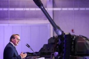 UE, valor recorde para o rearmamento: em 2024, gastos 343 bilhões de euros