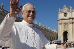 Feliz aniversário, Papa Leão XIV, com os parabéns do mundo pelos 70 anos