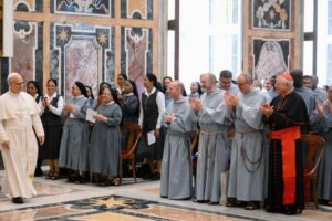 Leão XIV: atenção aos sinais dos tempos, servir os irmãos em suas necessidades