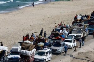 Gaza: tanques israelenses se aproximam do centro urbano. 640 mil pessoas em fuga