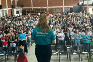 Papa vai instituir 39 ministros da catequese, entre eles, 2 brasileiros e 2 portuguesas