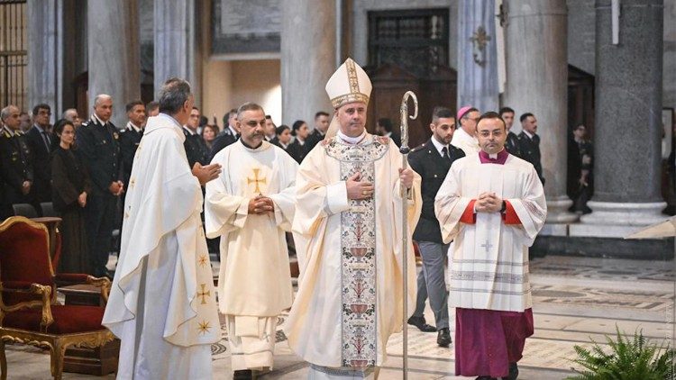 Cardeal Makrickas: homens e mulheres fardados, os guardiões da paz