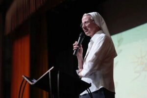 “Mulheres Igreja Mundo”, irmã Brambilla: não ficarei tranquila enquanto houver quem sofra