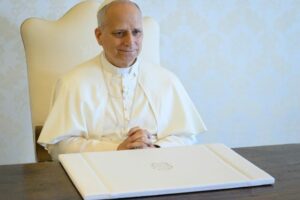 Papa: ajudem-me a ajudar os missionários em todas as partes do mundo