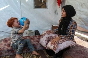 Papa envia cinco mil antibióticos para as crianças de Gaza