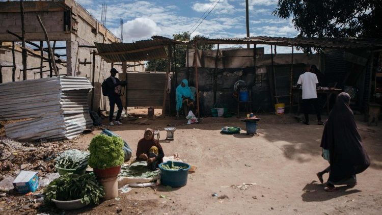 Moçambique sofre com a exploração de suas riquezas e violência brutal