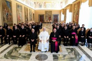 Leão XIV: exercitar-se na arte da escuta, importante para a unidade entre nós