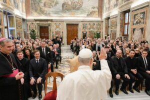Papa: a guerra ainda fere a Europa, rezemos pela paz