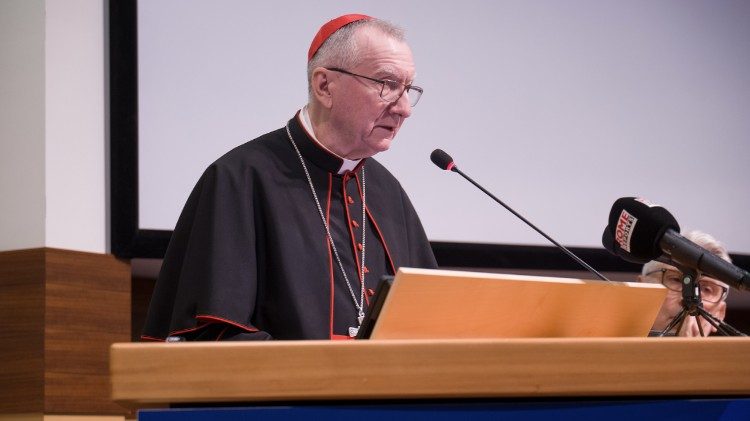 Hospital Pediátrico do Papa acolhe quem bate vindo de locais de conflito, diz Parolin