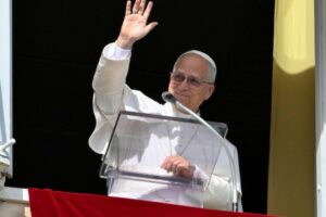 Papa no Dia de Finados: não ficar preso a lágrimas de nostalgia, mas alcançar Jesus com esperança