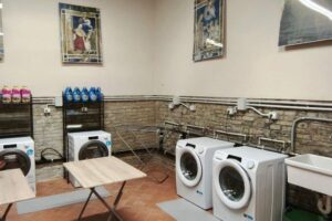 Itália: a primeira “Lavanderia de São Francisco de Assis” é aberta em Parma