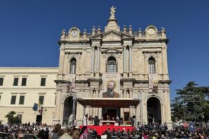 Parolin em Pompeia: cidade de esperança, oração e misericórdia