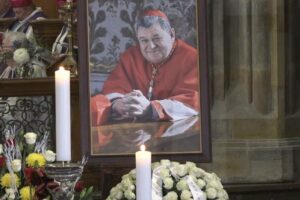 O funeral do Cardeal Duka: testemunha da fé até o fim