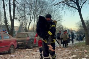 Após ataque russo contra civis, bispo de Ternopil pede a oração de todos