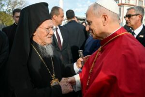 O segundo dia do Papa na Turquia em imagens