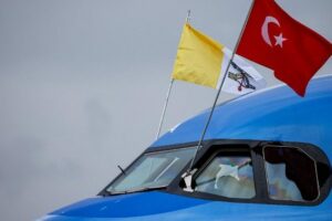 Em viagem ao Líbano, Papa envia telegrama à Turquia e ao Chipre