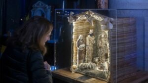 Brasil participa da exposição “100 Presépios no Vaticano” com obra de artesã do Rio