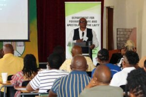 “A Igreja funciona a um nível de teocracia”: Pe. Msomi sobre a Liderança numa Igreja Sinodal