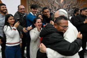Diante do Papa, com o coração aberto em busca de Deus