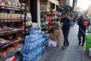 Irã, continuam os protestos em 17 províncias