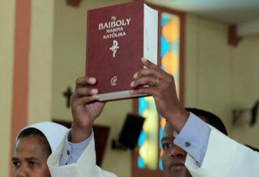 Madagáscar: Lançada a Bíblia Católica Ny Baiboly Masina Katôlica