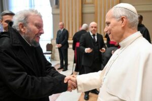 Papa ao Caminho Neocatecumenal: evangelizar em comunhão com a Igreja