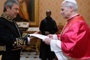 Papa recebe em audiência o novo embaixador do Peru junto à Santa Sé