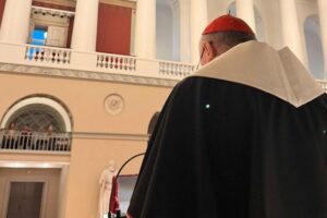 Parolin na Dinamarca: não ser indiferente diante do sofrimento dos povos