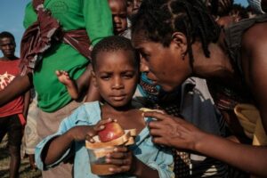 Campanha “Manos Unidas” da Espanha deste ano: combater a fome, alimentando a paz