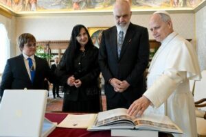 Premiê da República da Albânia recebido pelo Papa Leão XIV