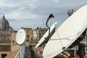 Comunicado às emissoras que retransmitem a Rádio Vaticano