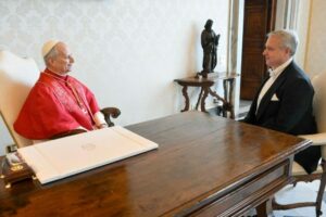 Papa recebe em audiência o novo embaixador da Hungria