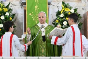 O Papa em Óstia: desarmar a linguagem, investir energia e recursos na educação