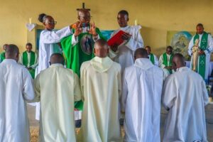 Seminaristas da Beira instituídos nos ministérios do leitorado e acolitado