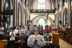 Nova igreja católica em Mianmar, sinal de fé e esperança em meio à guerra