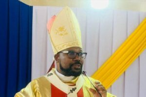 Dom Zeca Martins questiona o Governo e alerta para o risco de nos habituarmos à pobreza