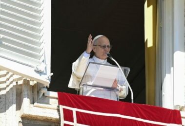 Papa: silenciar televisores e smartphones para escutar Deus nesta Quaresma