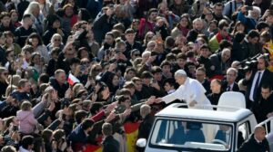 Igreja na Espanha celebra visita de Leão XIV: “vamos recebê-lo de braços abertos”