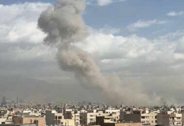 EUA e Israel atacam o Irã, Trump quer mudança de regime