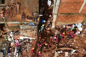 A proximidade de Leão XIV às vítimas das enchentes em Minas Gerais