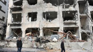 Confirmada morte de Khamenei, enquanto continuam ataques EUA-Israel