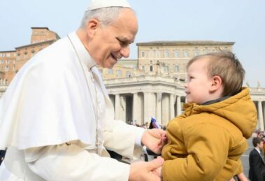 Papa: a Igreja é humana e divina, sinal visível da ação de Cristo na história