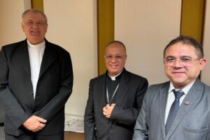 Bispo de Sobral, no Ceará, Dom Vasconcelos, visita a Rádio Vaticano