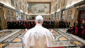 O Papa: somente unidos no amor poderemos vencer as contínuas ameaças da guerra