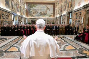 O Papa: somente unidos no amor poderemos vencer as contínuas ameaças da guerra