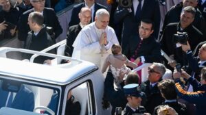 Papa: a Igreja, enquanto comunhão dos fiéis, não pode errar na fé