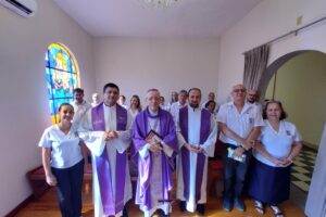 Colaboradores da Cúria Metropolitana de Sorocaba se reúnem para a Santa Missa