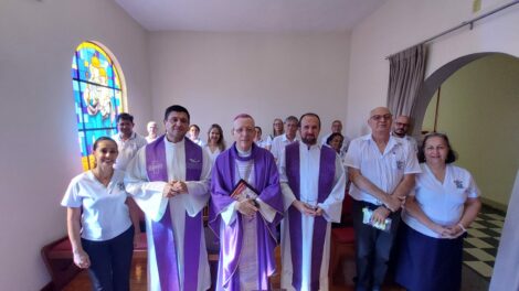 Colaboradores da Cúria Metropolitana de Sorocaba se reúnem para a Santa Missa