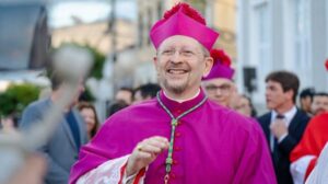 Dom Luís Pepeu toma posse como o primeiro bispo da recém-criada Diocese de Baturité