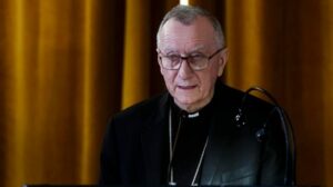 Cardeal Parolin: é preciso pôr fim à insensatez da guerra; a Páscoa é a festa da paz